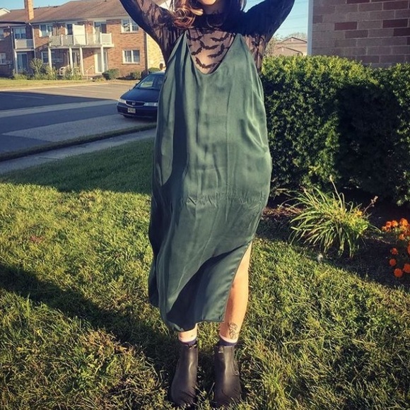 Lunya slip dress in GREEN rare color - Picture 2 of 6